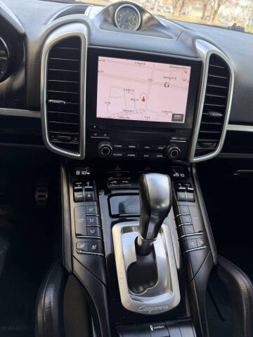 2017 Porsche Cayenne S E-Hybrid Platinum Edition