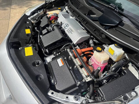 2013 Toyota Prius v Three