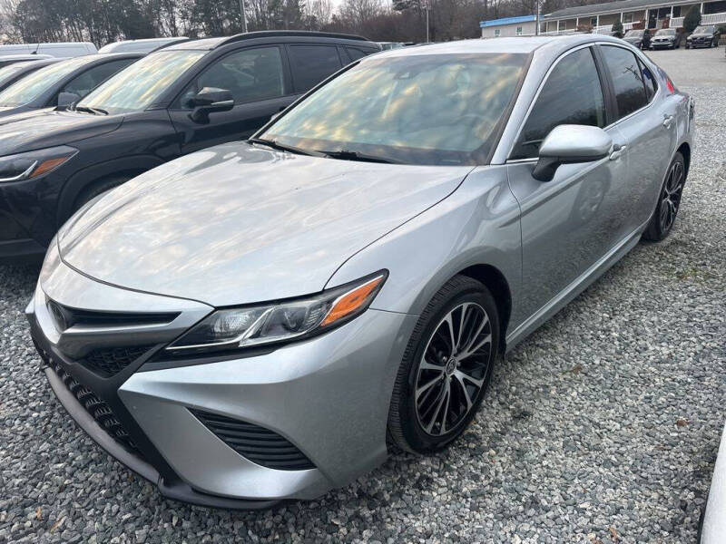 2020 Toyota Camry SE