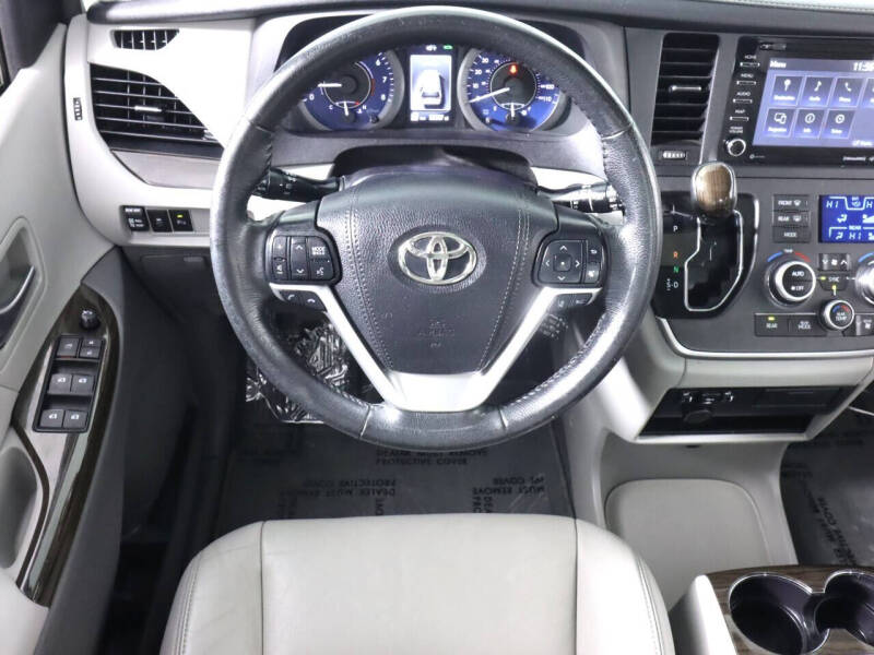 2020 Toyota Sienna XLE 8-Passenger