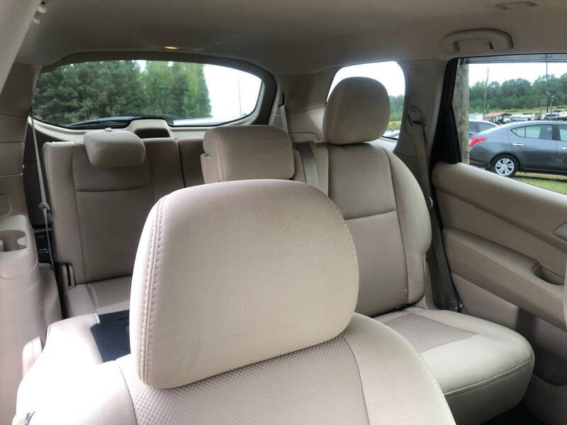 2017 Nissan Pathfinder SV