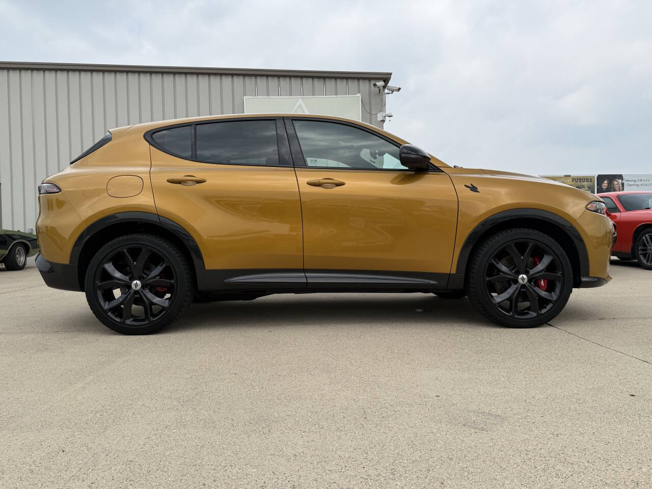 2024 Dodge Hornet R/T photo 25