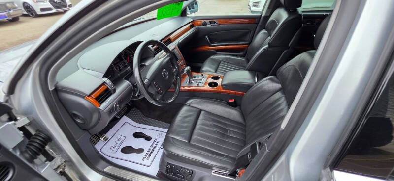 2005 Volkswagen Phaeton V8