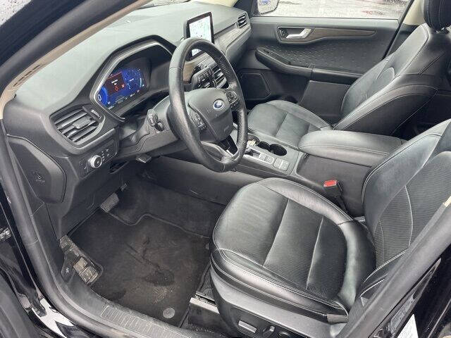 2020 Ford Escape Titanium