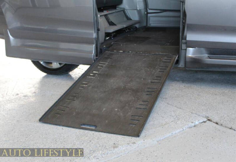 2013 Toyota Sienna SE 8-Passenger