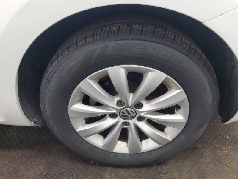 2016 Volkswagen Beetle 1.8T Classic PZEV