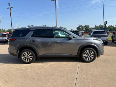 2024 Nissan Pathfinder SL