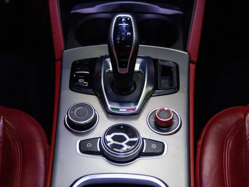 2020 Alfa Romeo Stelvio Sport