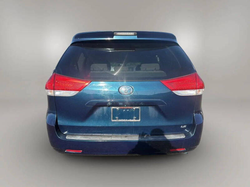 2011 Toyota Sienna