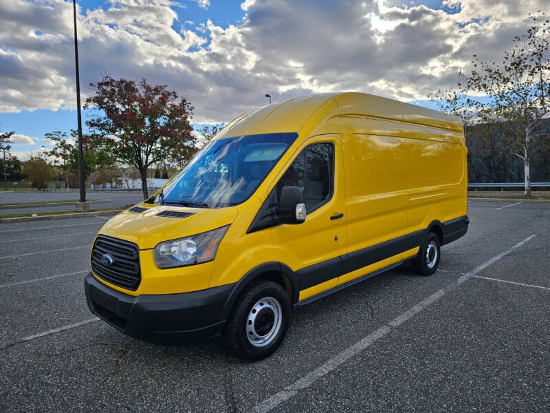 2016 Ford Transit Base's photo