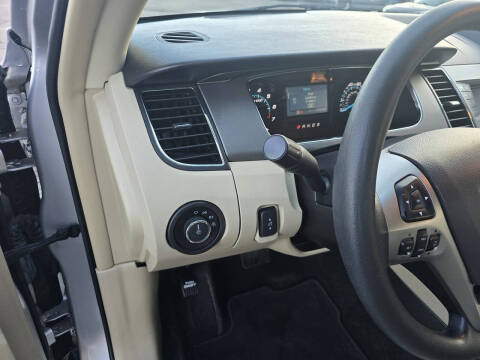 2016 Ford Taurus SE