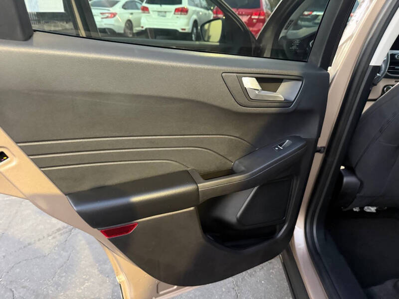 2021 Ford Escape SE