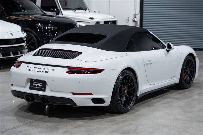 2018 Porsche 911 Carrera GTS