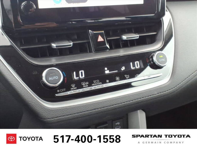 2025 Toyota Corolla Cross XLE