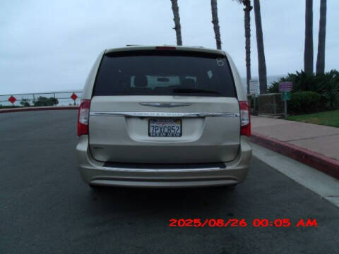 2014 Chrysler Town and Country Touring