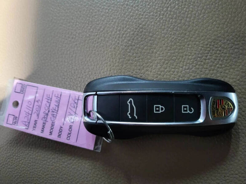 2023 Porsche Cayenne Coupe Platinum Edition