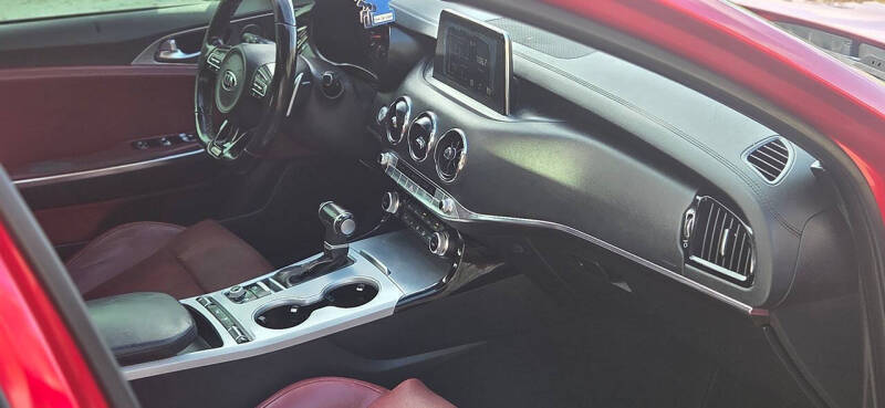 2018 Kia Stinger GT1