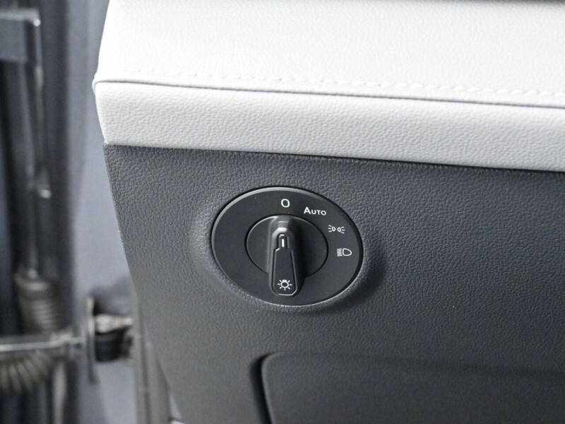 2024 Volkswagen Taos SE 4Motion