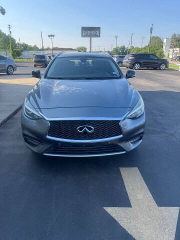2017 Infiniti QX30 Luxury