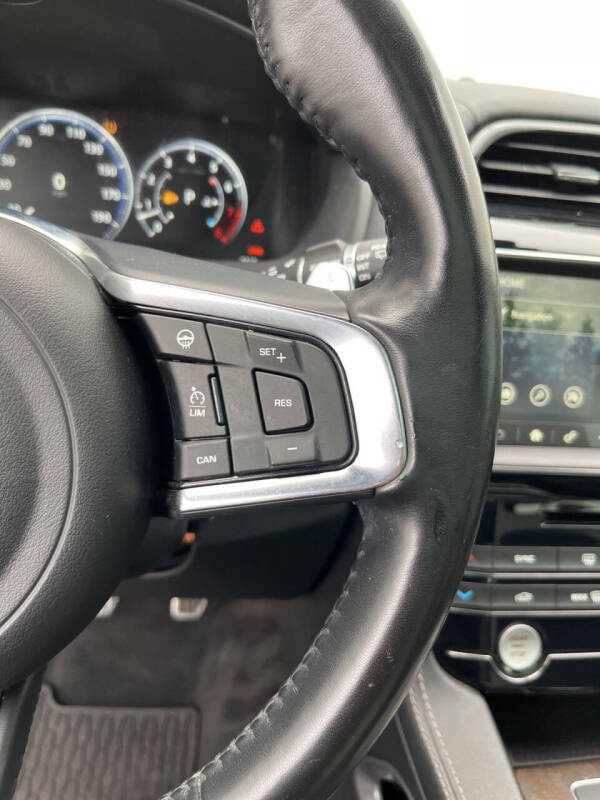 2018 Jaguar F-PACE S