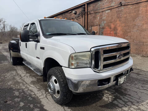 2006 Ford F-350 Super Duty for sale at LEA Auto Source LLC in Ashtabula OH