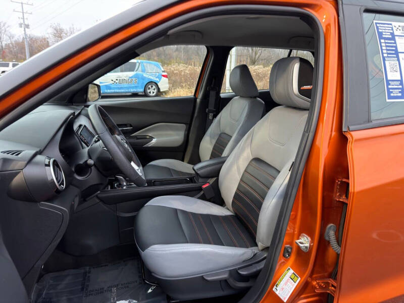 2023 Nissan Kicks SR