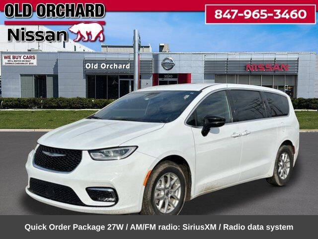 2024 Chrysler Pacifica Touring