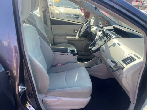 2013 Toyota Prius v Three