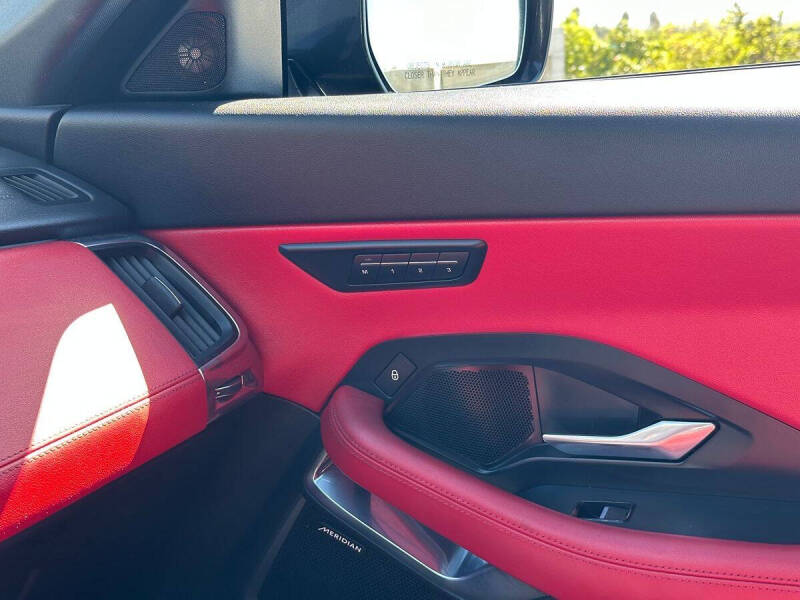 2019 Jaguar E-PACE P300 R-Dynamic SE