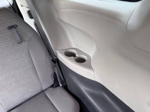 2022 Toyota Sienna LE 8-Passenger