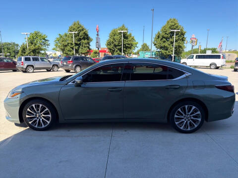 2021 Lexus ES 250