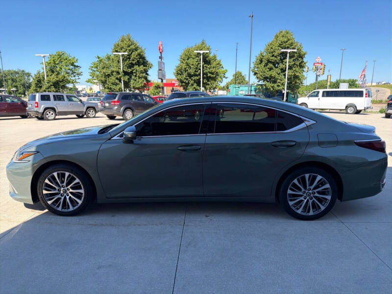 2021 Lexus ES 250