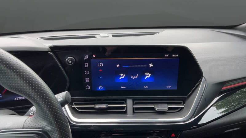 2024 Chevrolet Trax RS