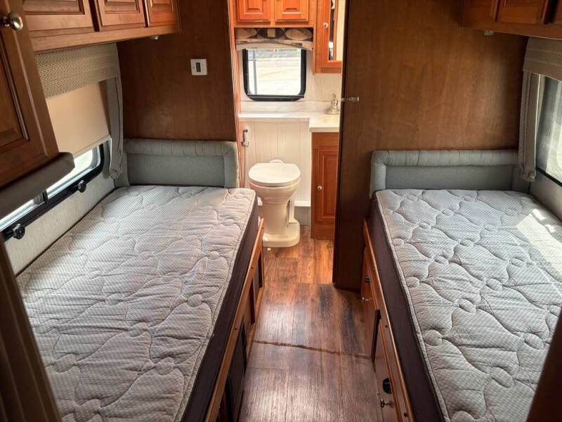 2019 Ford E-Series E-450 SD