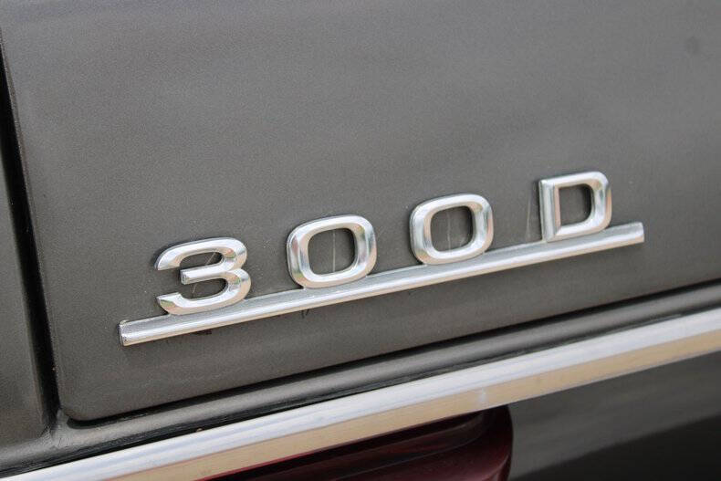 1976 Mercedes-Benz 300-Class