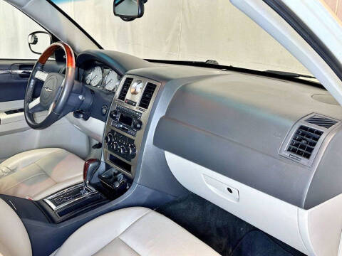 2005 Chrysler 300 Touring