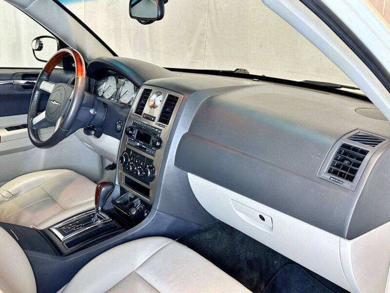2005 Chrysler 300 Touring