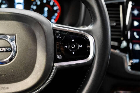 2017 Volvo XC90 T6 Momentum