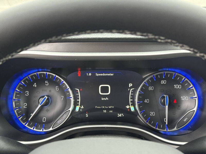 2026 Chrysler Pacifica Select
