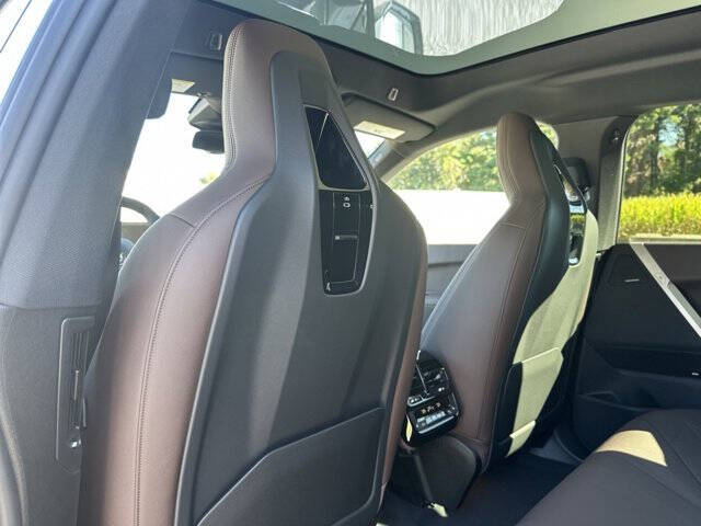 2026 BMW iX xDrive45