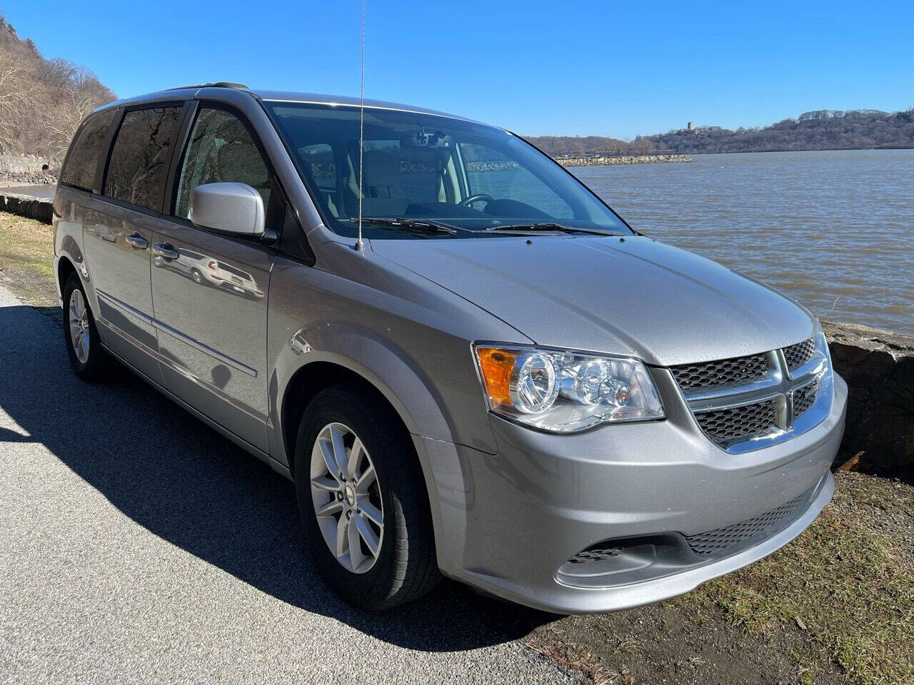 2014 dodge hot sale minivan for sale