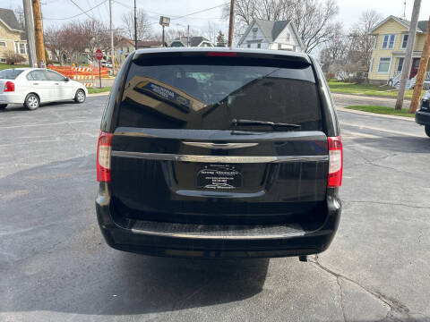 2016 Chrysler Town and Country Touring