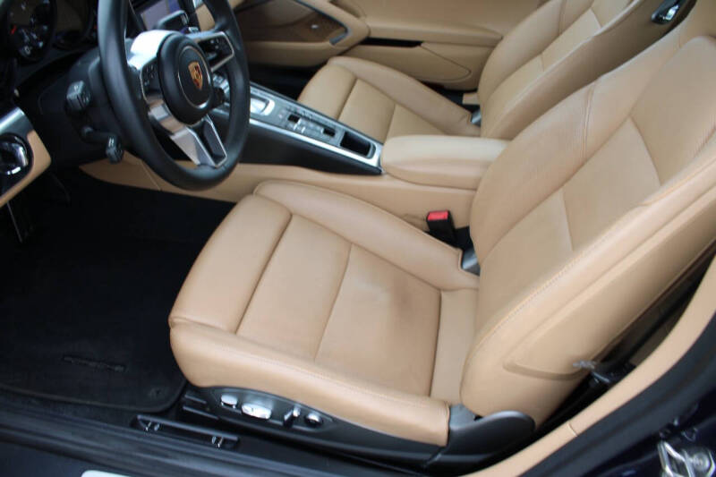 2018 Porsche 911 Carrera