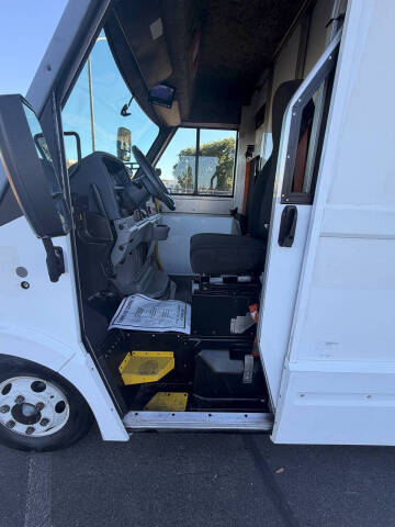 2014 Isuzu NPR