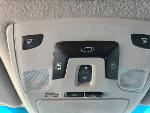 2014 Toyota Sienna SE 8-Passenger