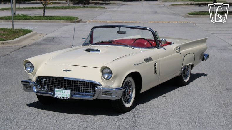 1957 Ford Thunderbird