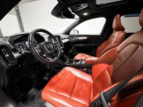 2019 Volvo XC40 T5 Momentum