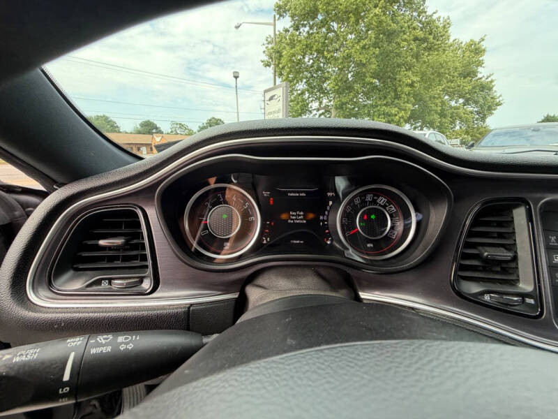 2015 Dodge Challenger SXT