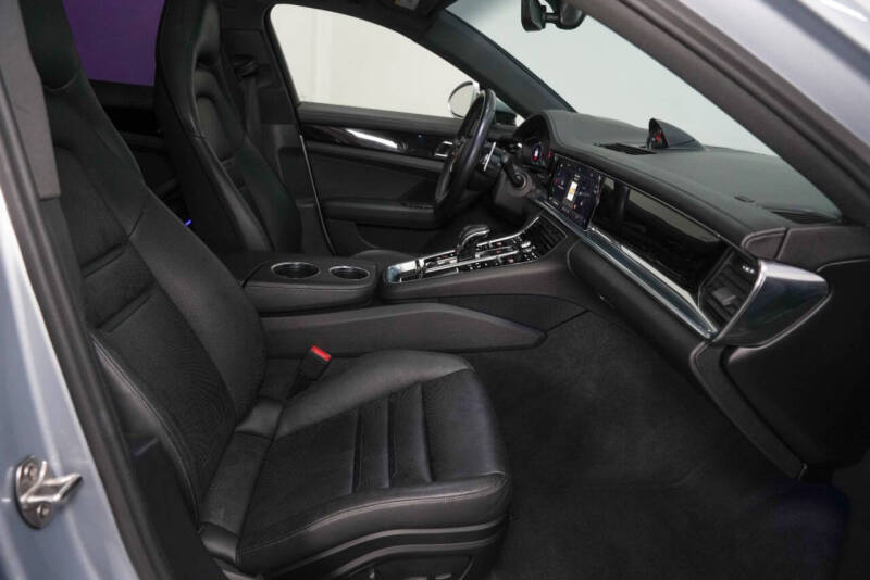 2022 Porsche Panamera Platinum Edition