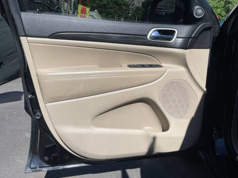 2019 Jeep Grand Cherokee Laredo